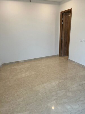 Room in 3 BHK Apartment at Ambience Creacions, Sector 22 – for Sale