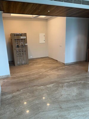 Room in 3 BHK Apartment at Ambience Creacions, Sector 22 – for Sale