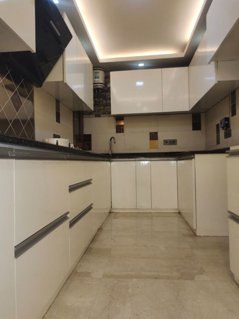 Kitchen, sarvodaya enclave 3 Bedroom 2000 Sq.Ft. Builder Floor In Sarvodaya Enclave Delhi 10583697