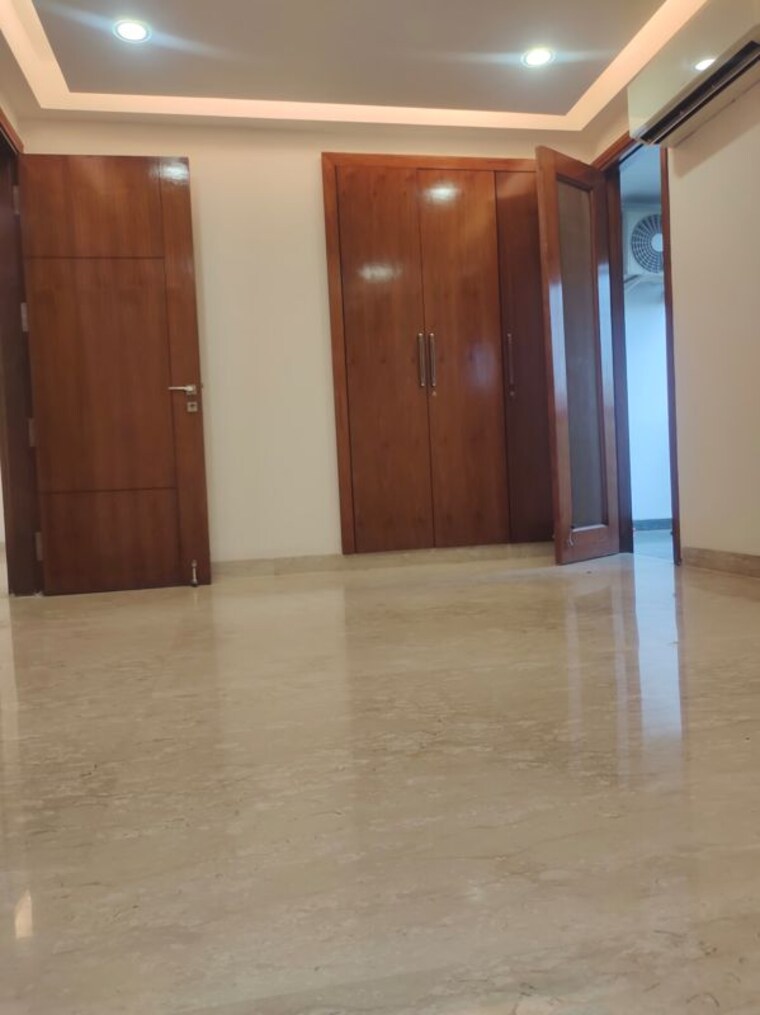 Room, sarvodaya enclave 3 Bedroom 2000 Sq.Ft. Builder Floor In Sarvodaya Enclave Delhi 10583697
