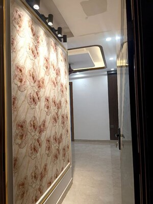 Building Lobby in 5 BHK Independent House at RWA Apartments Sector 20, Sector 20 – for Sale