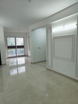 Room in 3 BHK Apartment at BPTP Parkland Pride, Sector 77 – for Rent
