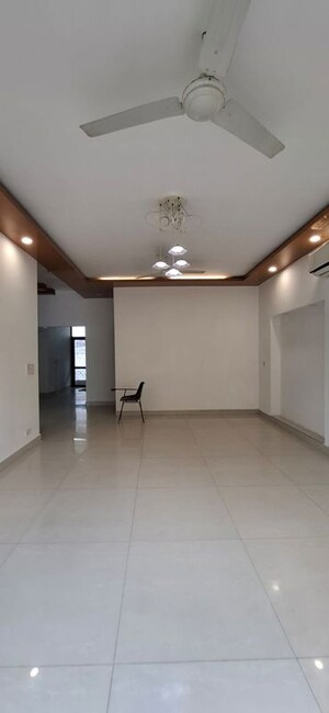 3 BHK Builder Floor For Rent in Defence Colony
