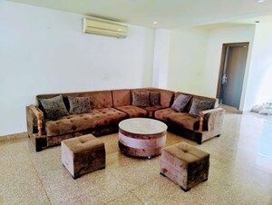 Living Room in 1 BHK Builder Floor at Sector 30 – for Rent