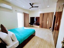 1 BHK Builder Floor For Rent in Sector 30