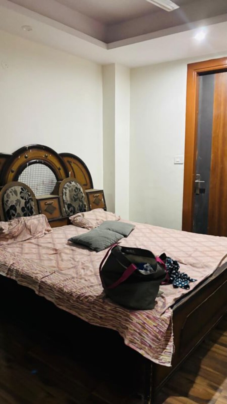 Bedroom, sector 69 2 Bedroom 150 Sq.Yd. Builder Floor In Sector 69 Gurgaon 10583743