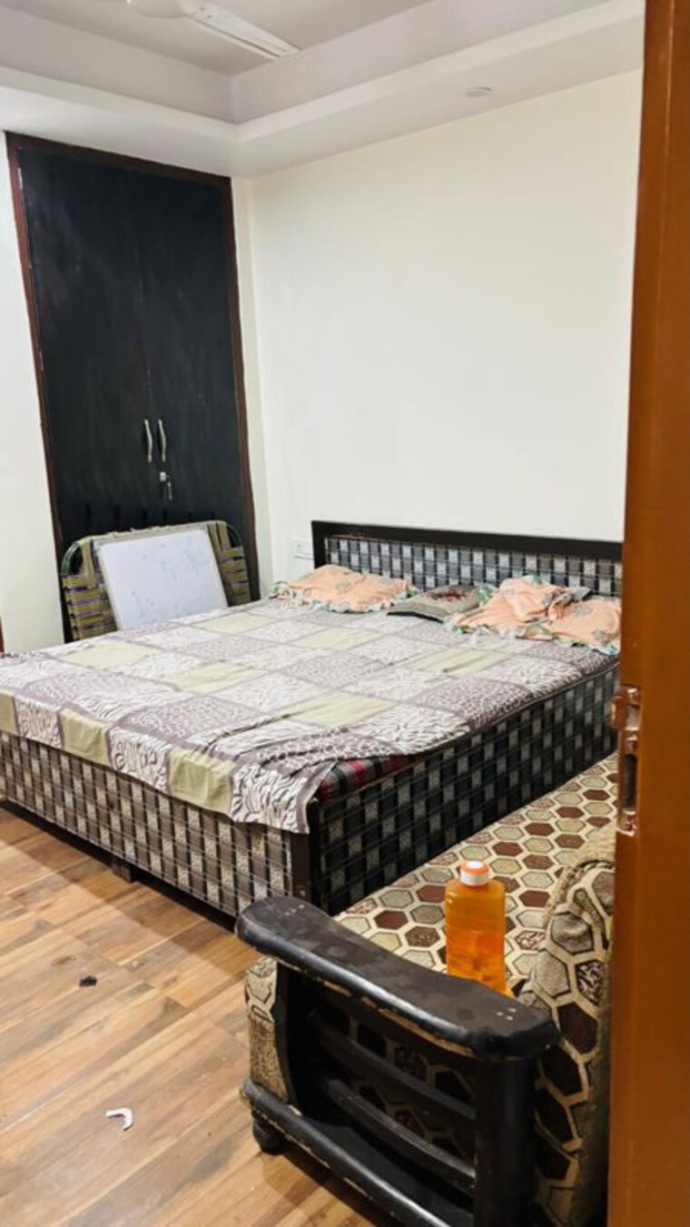Bedroom, sector 69 2 Bedroom 150 Sq.Yd. Builder Floor In Sector 69 Gurgaon 10583743