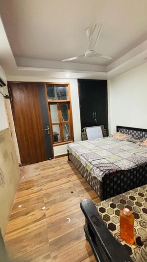 Bedroom in 2 BHK Builder Floor at Sector 69 – for Rent