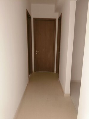 Room in 4 BHK Apartment at Godrej Woods, Sector 43 – for Sale