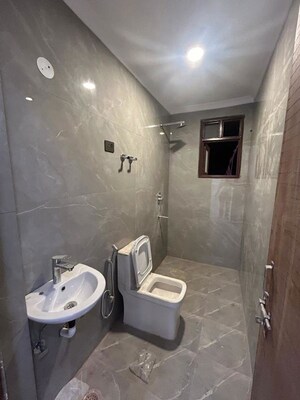 Bathroom in 1 BHK Apartment at Saket – for Rent