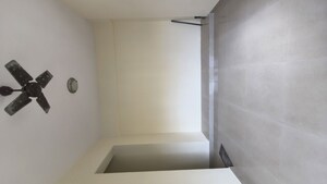 Room in 2 BHK Apartment at Lake Pleasant, Powai – for Rent