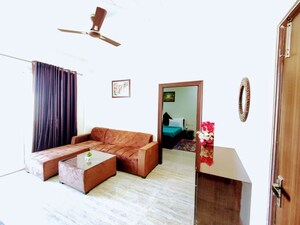 Living Room in 1 BHK Builder Floor at Sector 38 – for Rent