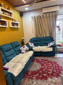 2 BHK Apartment For Rent in Paradise Sai Mannat