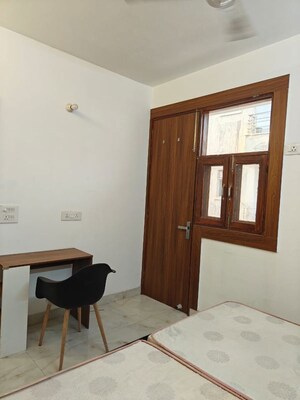 Room in 2 BHK Apartment at Saket – for Rent