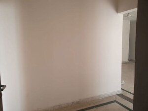 Room in 4 BHK Builder Floor at Sector 49 – for Rent