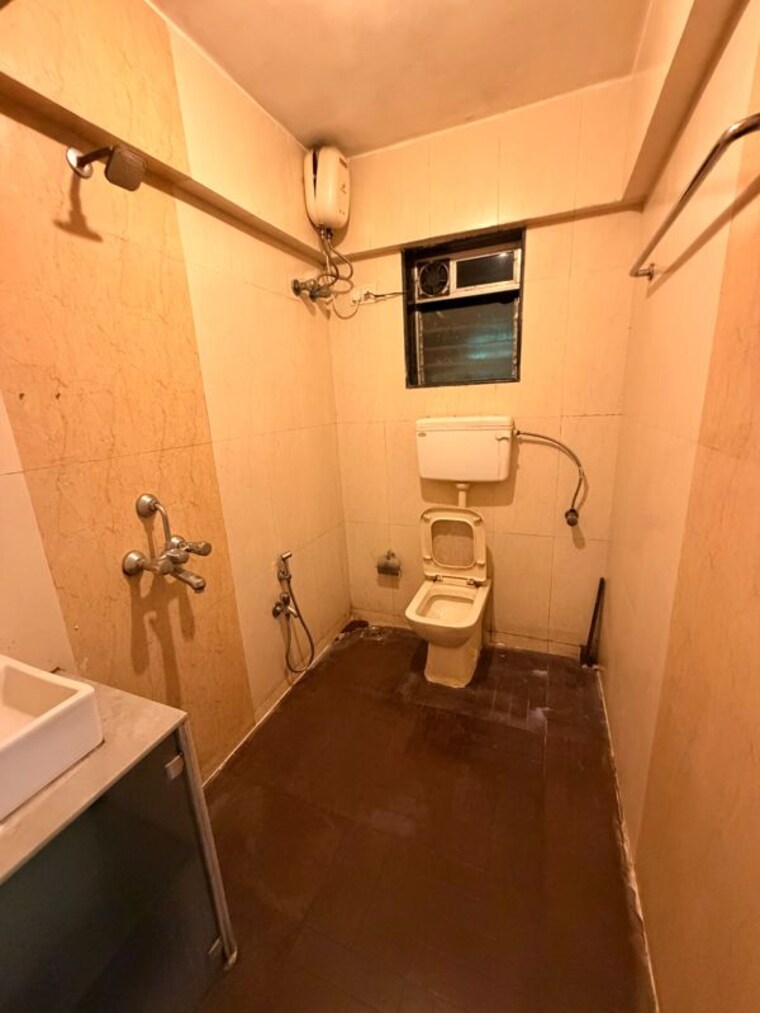 Washroom, mohili 3 Bedroom 975 Sq.Ft. Apartment In Mohili Mumbai 10583825