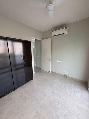 Room in 3 BHK Apartment at Signature Global City 81, Sector 81 – for Rent