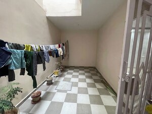 Team Area in 1.5 BHK Builder Floor at Sector 109 – for Rent