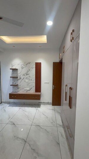 Room in 3 BHK Builder Floor at Sector 36 – for Sale