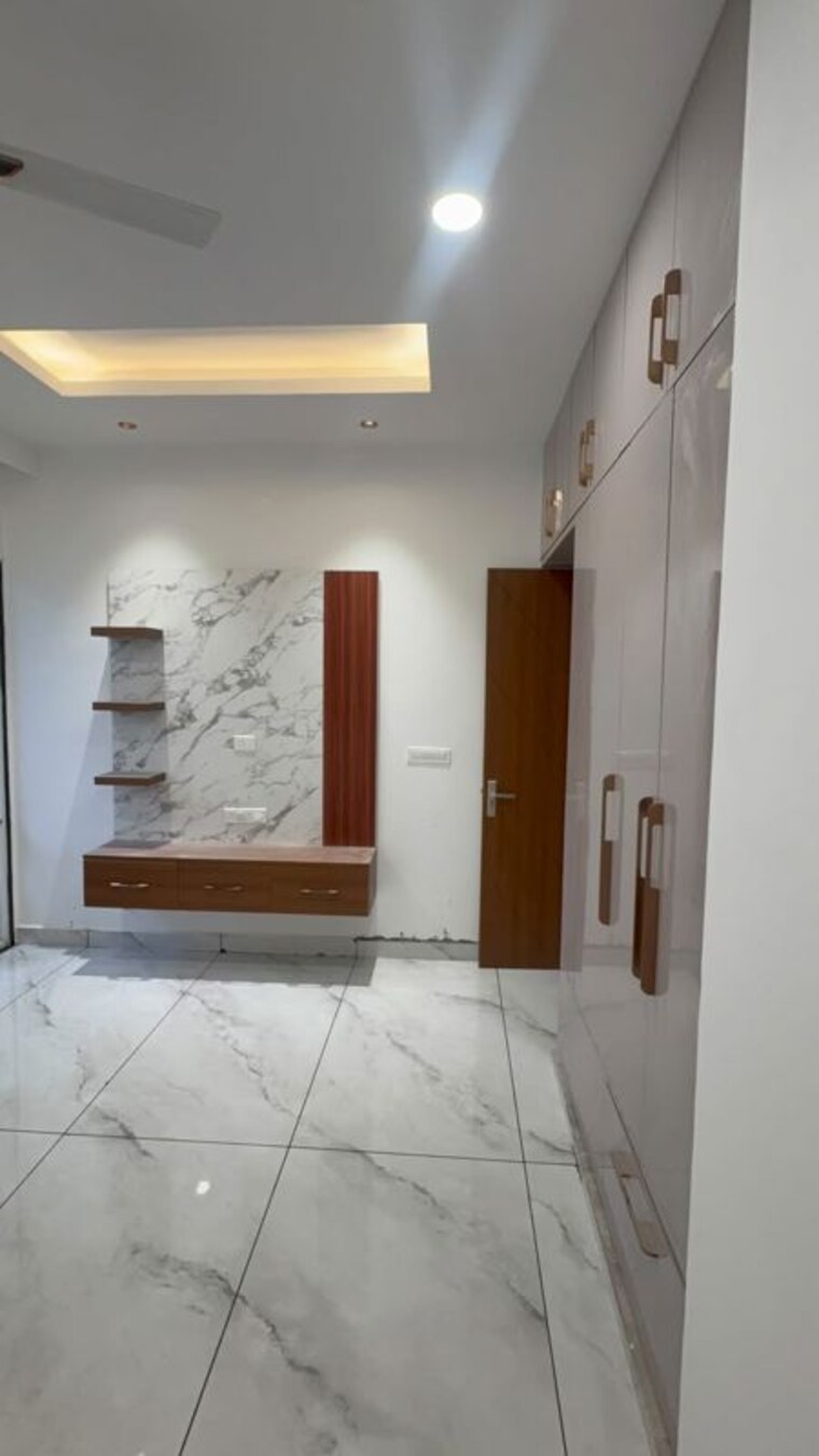 Room, sector 36 3 Bedroom 200 Sq.Yd. Builder Floor In Sector 36 Rohtak 10583835