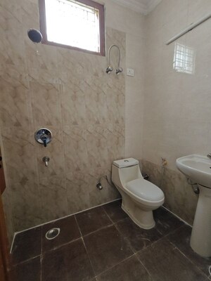 Bathroom in 2 BHK Builder Floor at Super Mart 1, Sector 27 – for Rent