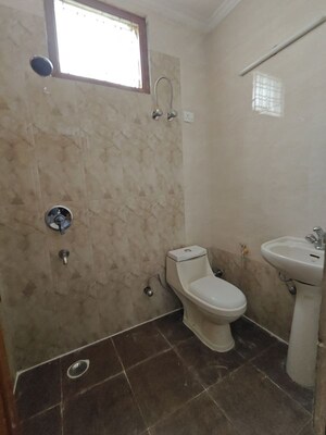 Bathroom in 2 BHK Builder Floor at Super Mart 1, Sector 27 – for Rent