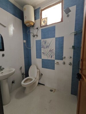 Bathroom in 2 BHK Builder Floor at Super Mart 1, Sector 27 – for Rent