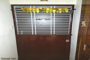 2 BHK Apartment – Entrance View at Thite Nagar - for Rent
