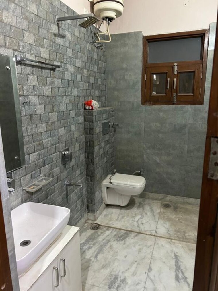 Bathroom, aerocity 3 Bedroom 200 Sq.Yd. Builder Floor In Aerocity Mohali 10583852