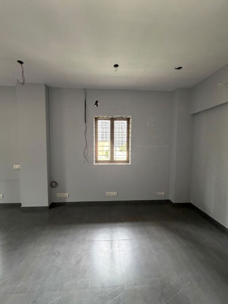 Room, mahavir-industrial-estate Commercial Office Space 300 Sq.Ft. In Malad West Mumbai 10583859
