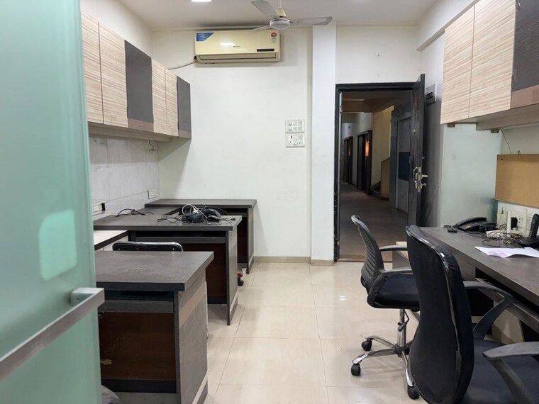 Team Area, solitaire-2 Commercial Office Space 205 Sq.Ft. In Malad West Mumbai 10583866