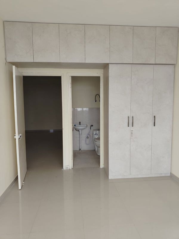2 BHK 800 Sq.Ft. Apartment in Pyramid Midtown