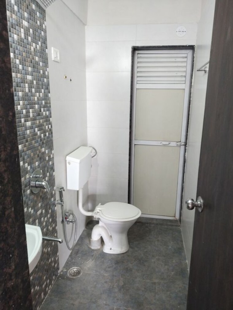 Bathroom, dosti-heritage 2 Bedroom 1050 Sq.Ft. Apartment In Karanjade Navi Mumbai 10583874