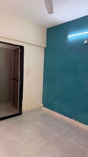 Room in 3 BHK Apartment at HDIL Premier Exotica, Kurla West – for Rent