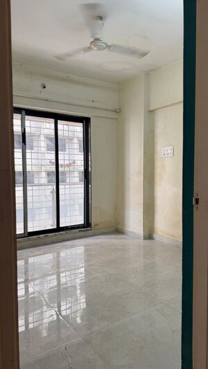 Room in 3 BHK Apartment at HDIL Premier Exotica, Kurla West – for Rent