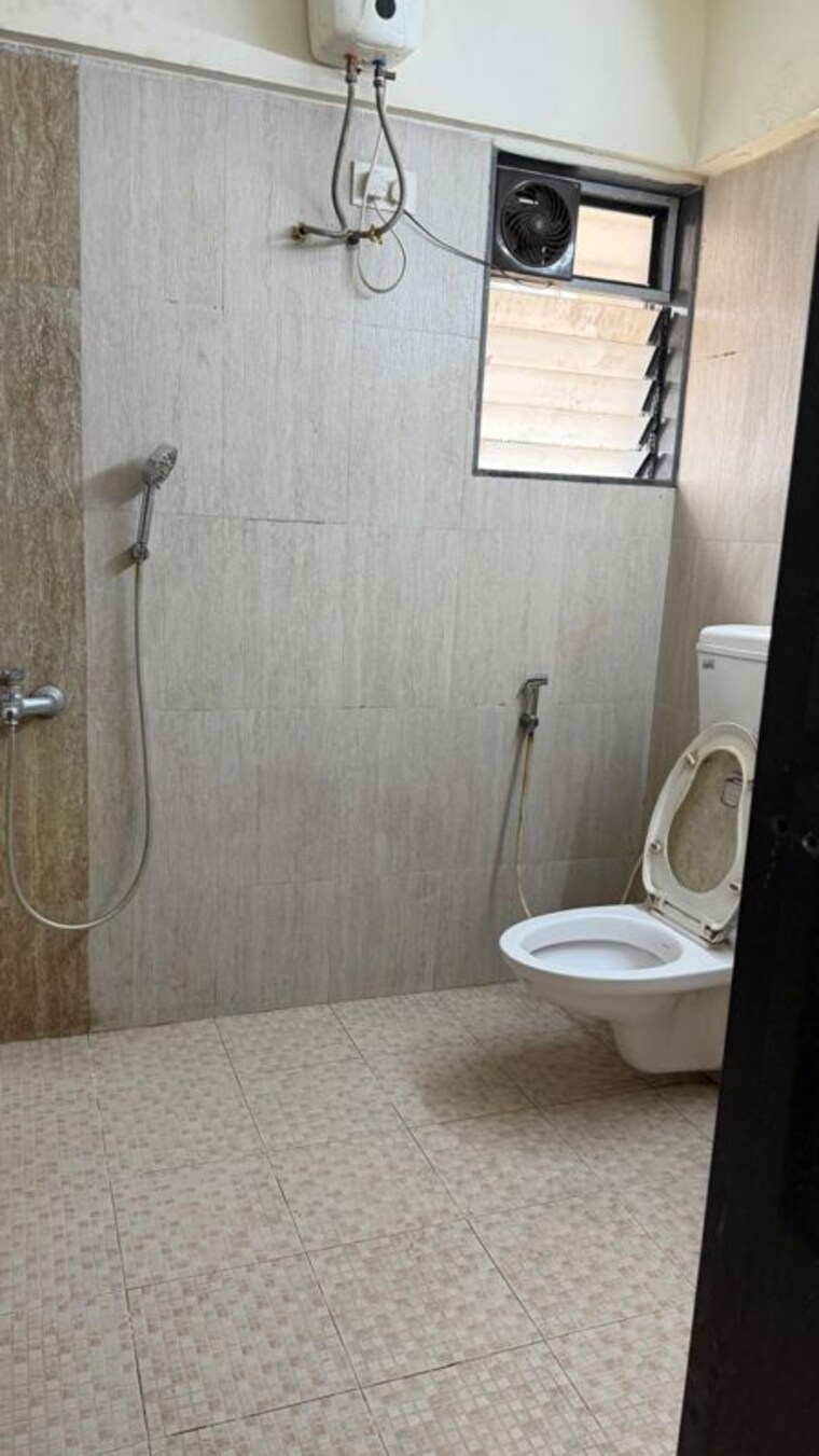 Bathroom, hdil-premier-exotica 3 Bedroom 1000 Sq.Ft. Apartment In Kurla West Mumbai 10583877