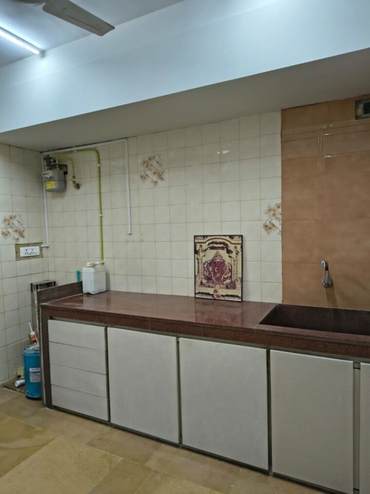 Kitchen, bandra west 3 Bedroom 1300 Sq.Ft. Apartment In Bandra West Mumbai 10583880