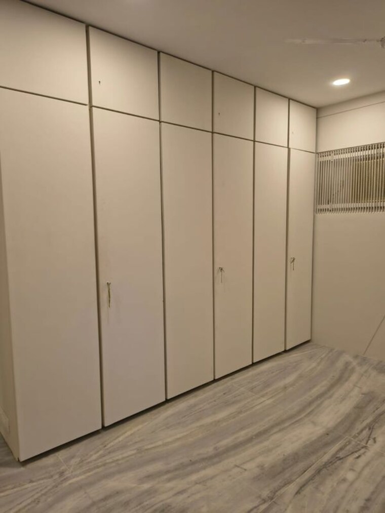 Room, bandra west 3 Bedroom 1300 Sq.Ft. Apartment In Bandra West Mumbai 10583880