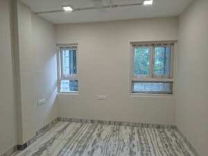 Room in 3 BHK Apartment at Bandra West – for Rent