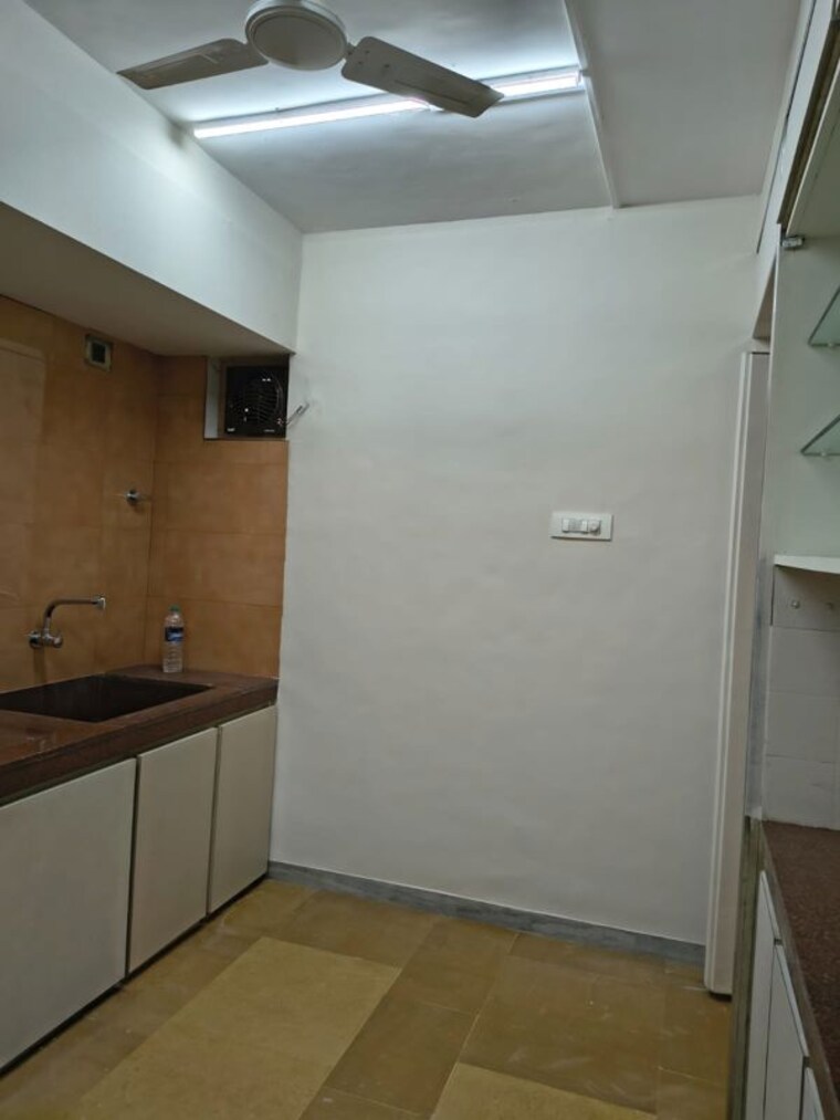 Kitchen, bandra west 3 Bedroom 1300 Sq.Ft. Apartment In Bandra West Mumbai 10583880