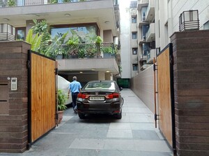 Parking in 4 BHK Builder Floor at New Friends Colony – for Sale
