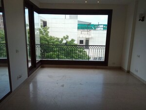Room in 4 BHK Builder Floor at New Friends Colony – for Sale