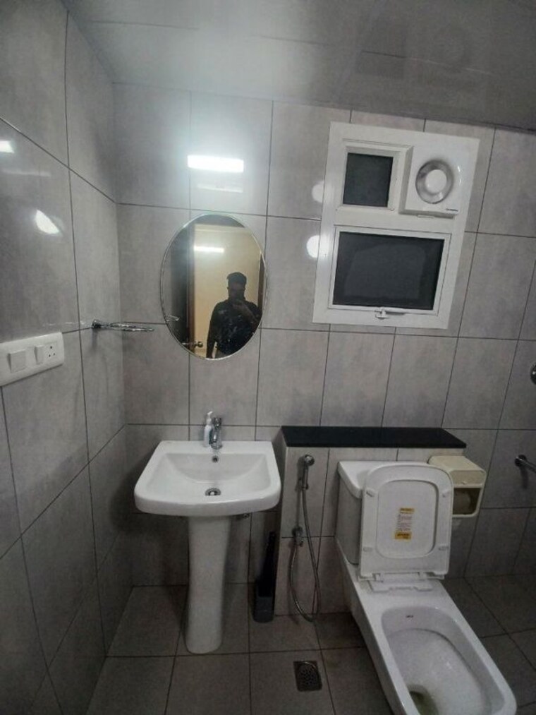 Bathroom, prestige-finsbury-park-hyde 2 Bedroom 999 Sq.Ft. Apartment In Bagaluru Bangalore 10583896