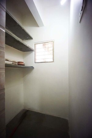 Room in 3 BHK Apartment at Thaltej – for Sale
