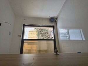 Room in 1 BHK Apartment at Ghatkopar East – for Rent