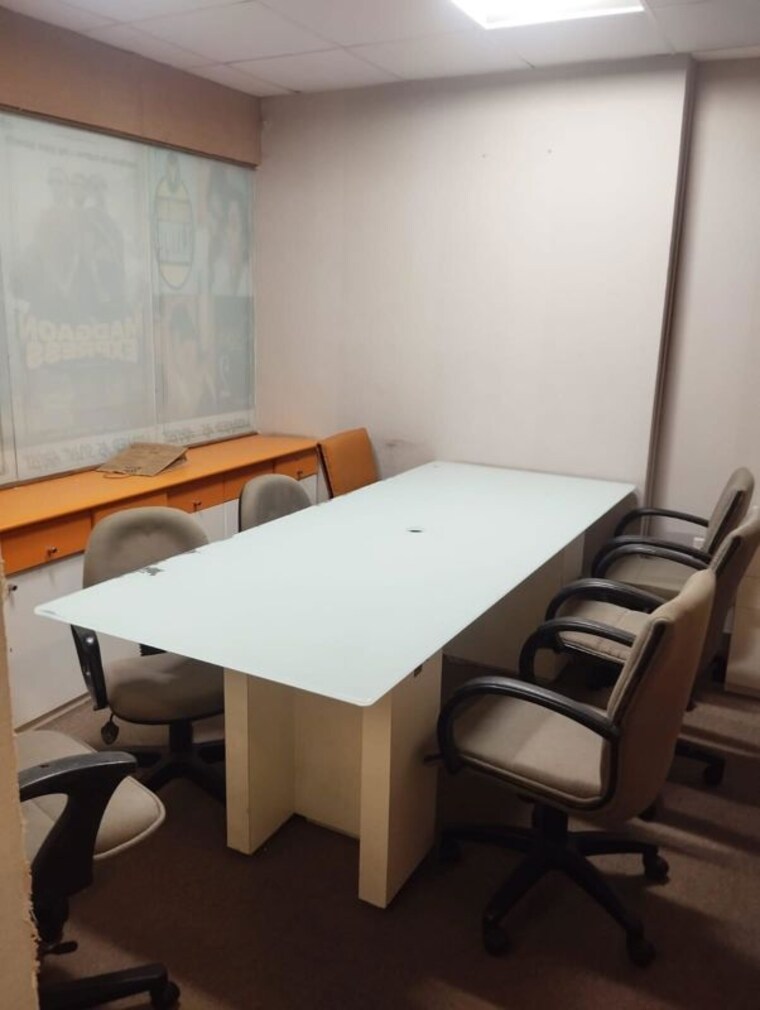 Team Area, trade-world Commercial Office Space 690 Sq.Ft. In Lower Parel Mumbai 10583939
