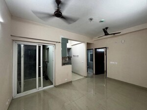 Room in 2 BHK Apartment at Nirala Greenshire, Sector 2 Greater Noida – for Sale