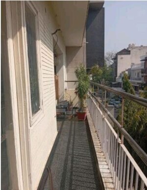 Balcony in 3 BHK Builder Floor at Green Park – for Rent