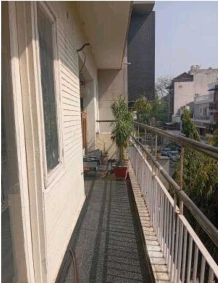 Balcony, green park 3 Bedroom 1500 Sq.Ft. Builder Floor In Green Park Delhi 10583986