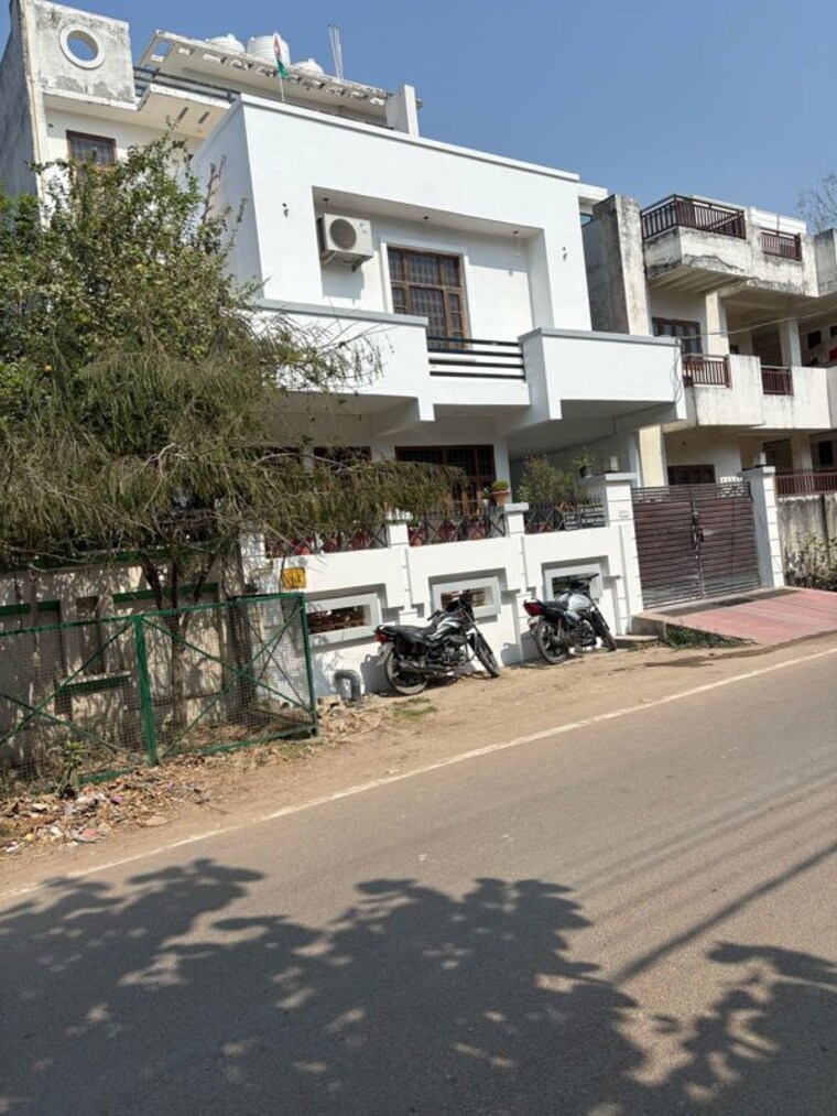 Exterior View, gomti nagar  200 Sq.Mt. Independent House In Gomti Nagar Lucknow 10583995